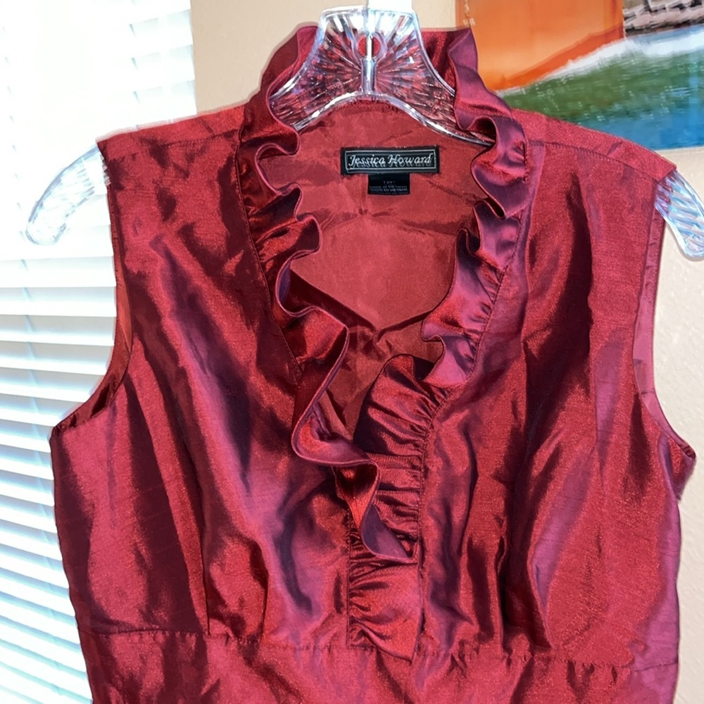 Jessica Howard size 12P sleeveless burgundy dress ruffle on top pit to pit 20”